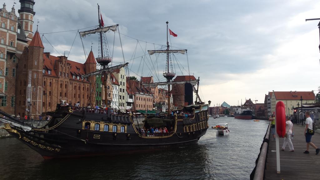 H&T Old Town Szeroka 77 Gdańsk Exterior foto